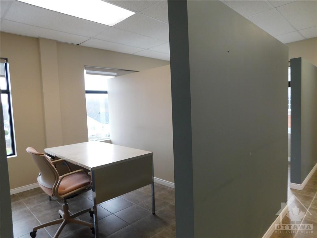 2911 LAURIER Street, #201