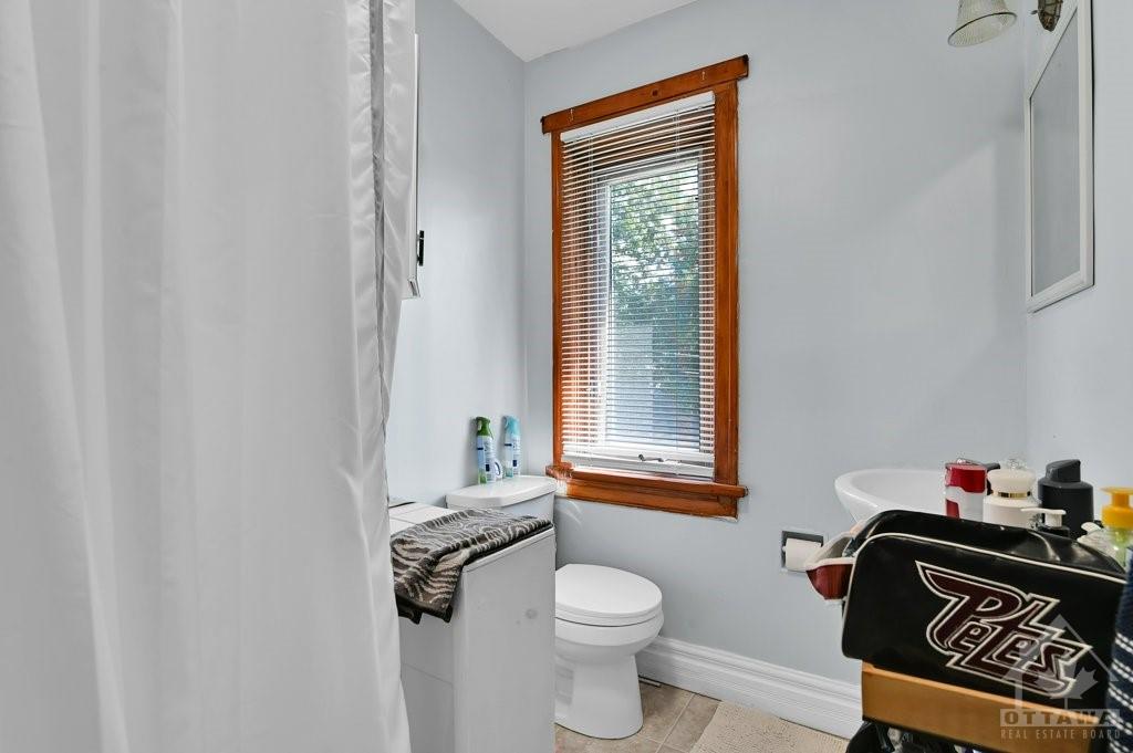 452-454 SUNNYSIDE Avenue