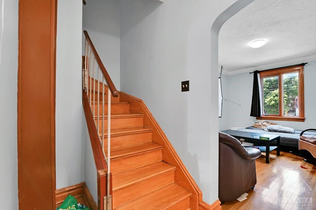 452-454 SUNNYSIDE Avenue