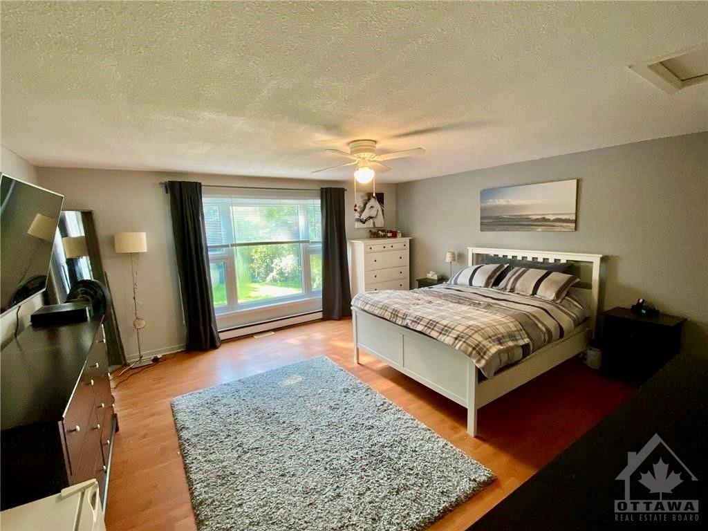 6332 RIDEAU VALLEY Drive N