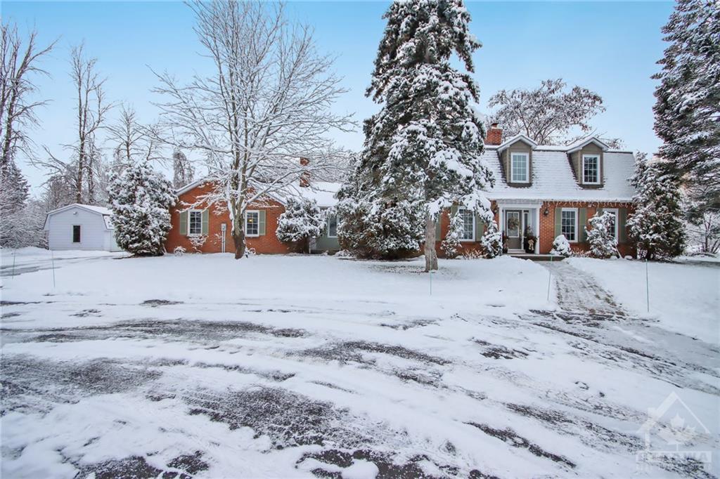 6332 RIDEAU VALLEY Drive N