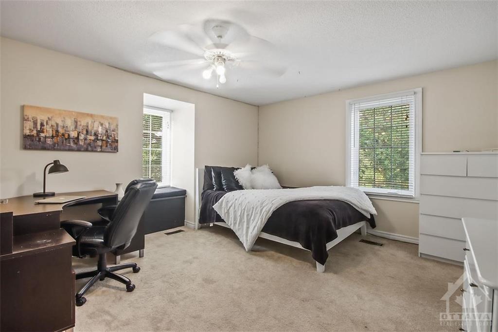 6332 RIDEAU VALLEY Drive N
