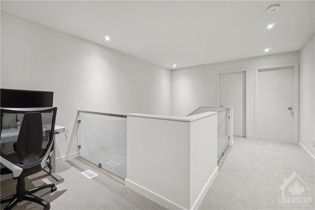 427 TRIDENT Mews