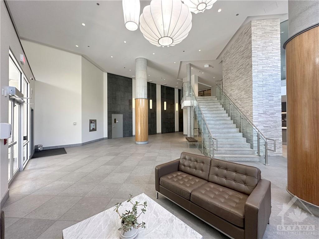 7 MARQUETTE Avenue, #208
