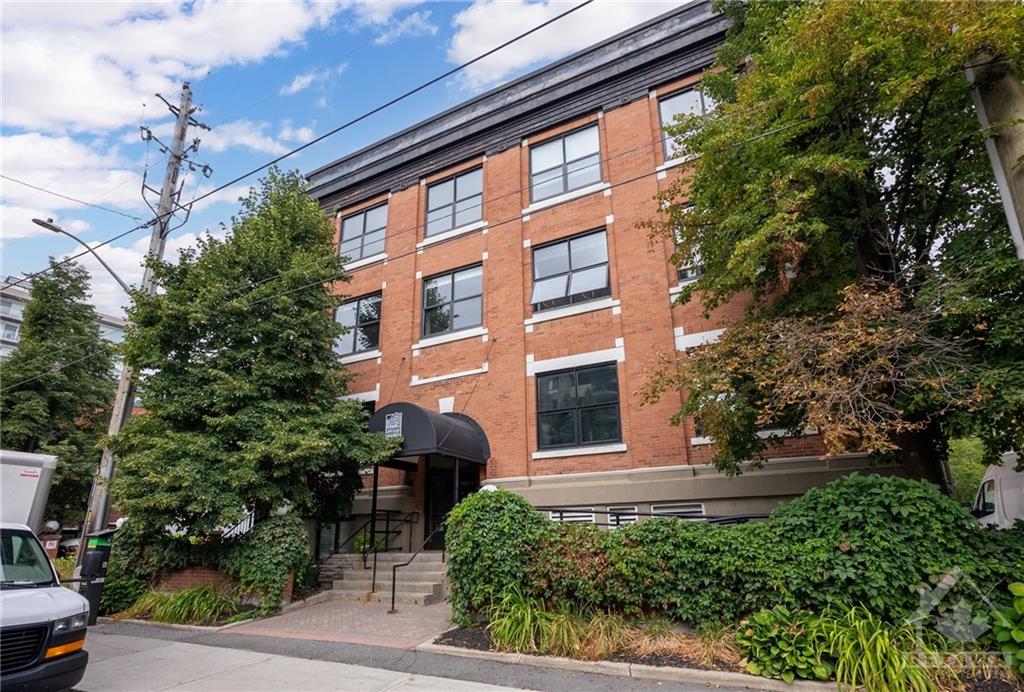 255 ARGYLE Avenue, #105