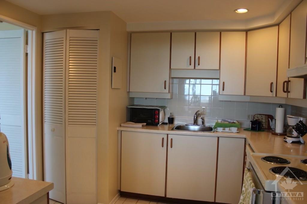 1285 CAHILL Drive, #1704