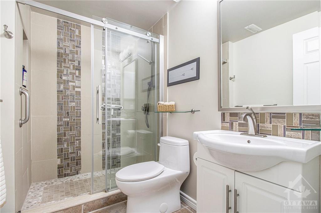 1240 KILBORN Place, #4