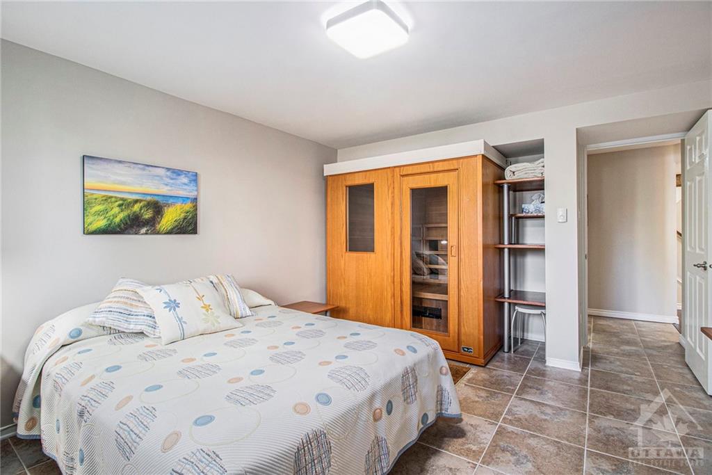 1240 KILBORN Place, #4