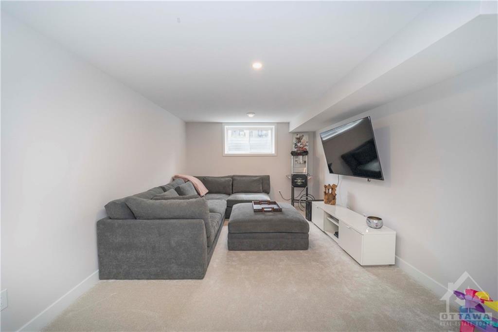 527 RATHBURN Road