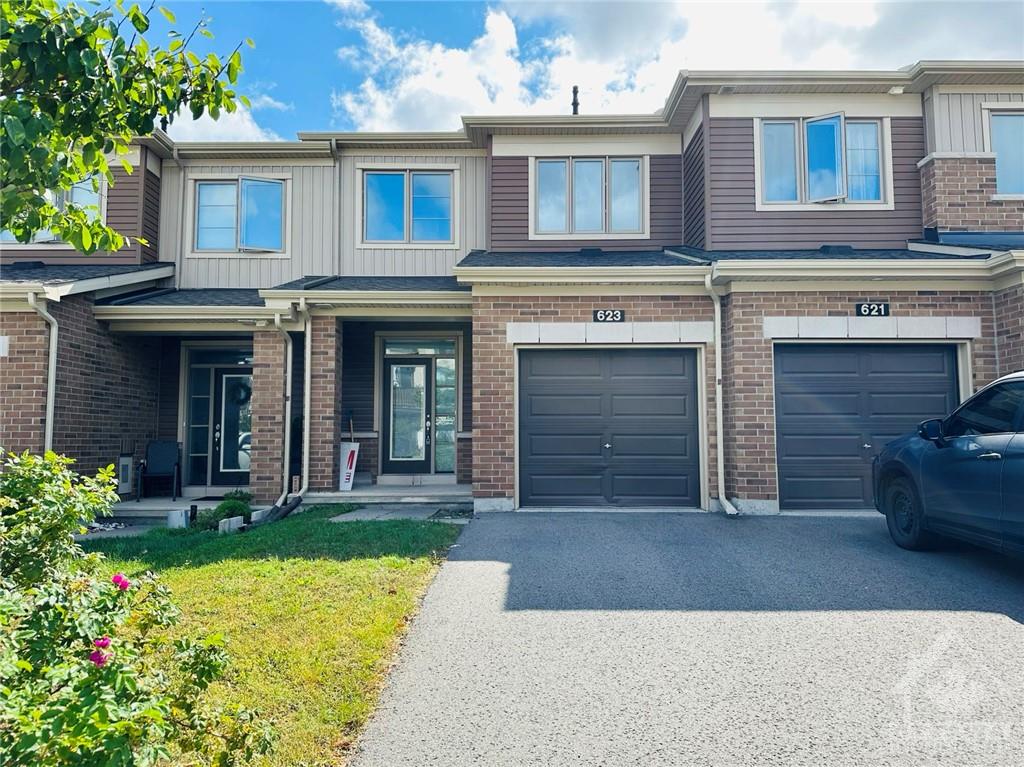 623 LAURALEAF Crescent