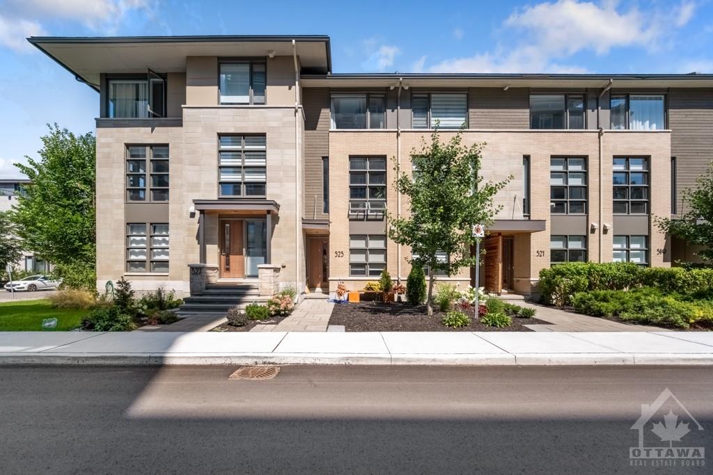 525 DE MAZENOD Avenue