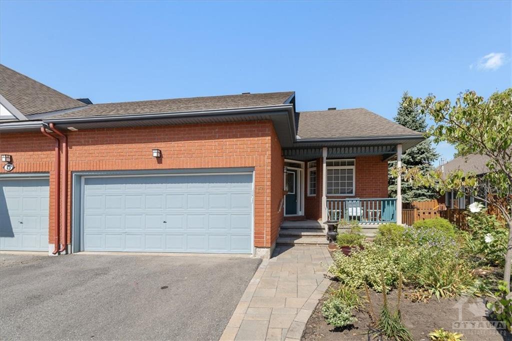 17 BRIARDALE Crescent