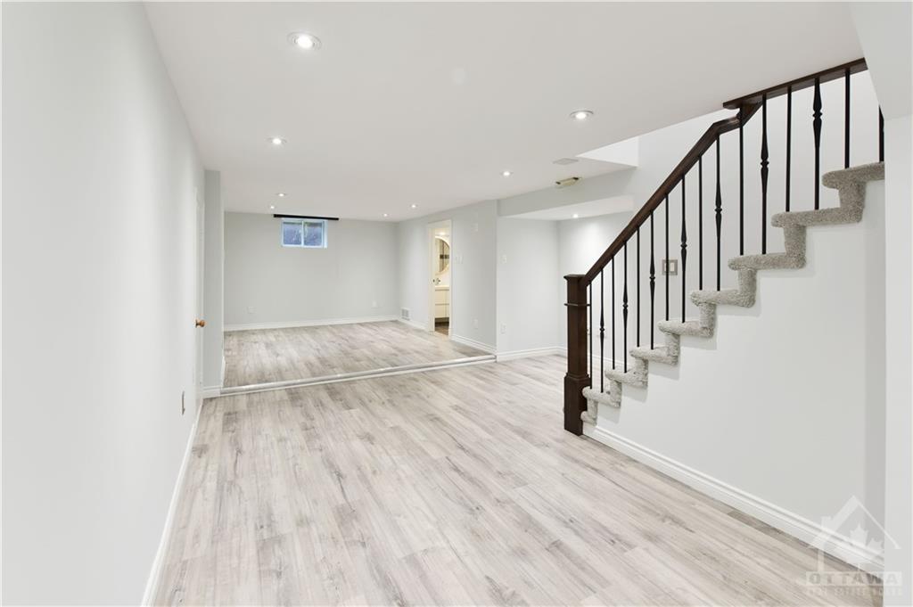 23 OAKRIDGE Boulevard