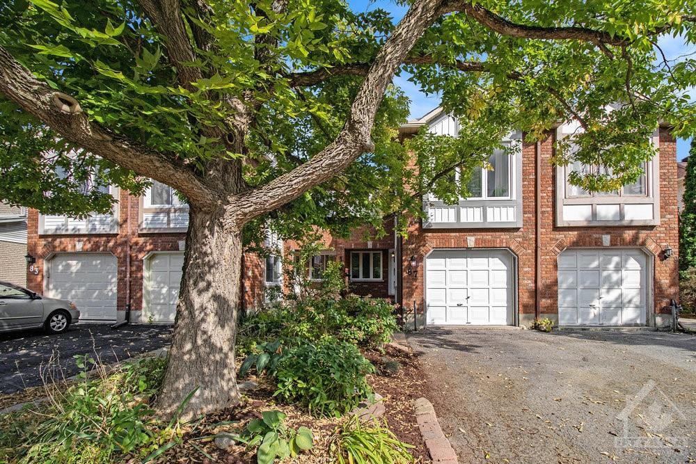 87 HUNTERSWOOD Crescent