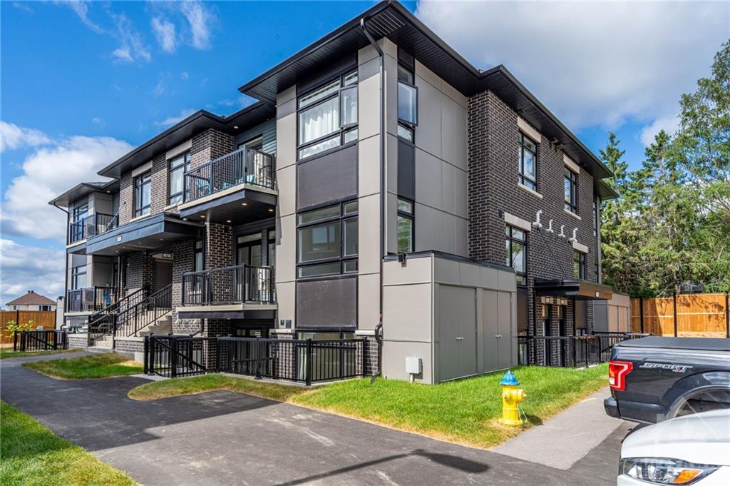 400 ROLLING MEADOW Crescent, #E