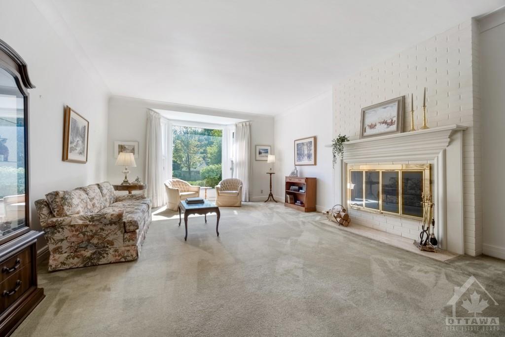 170 LAKEWAY Drive