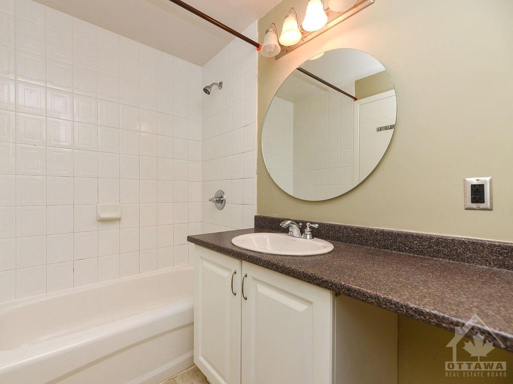 416 NEPEAN Street W, #416A