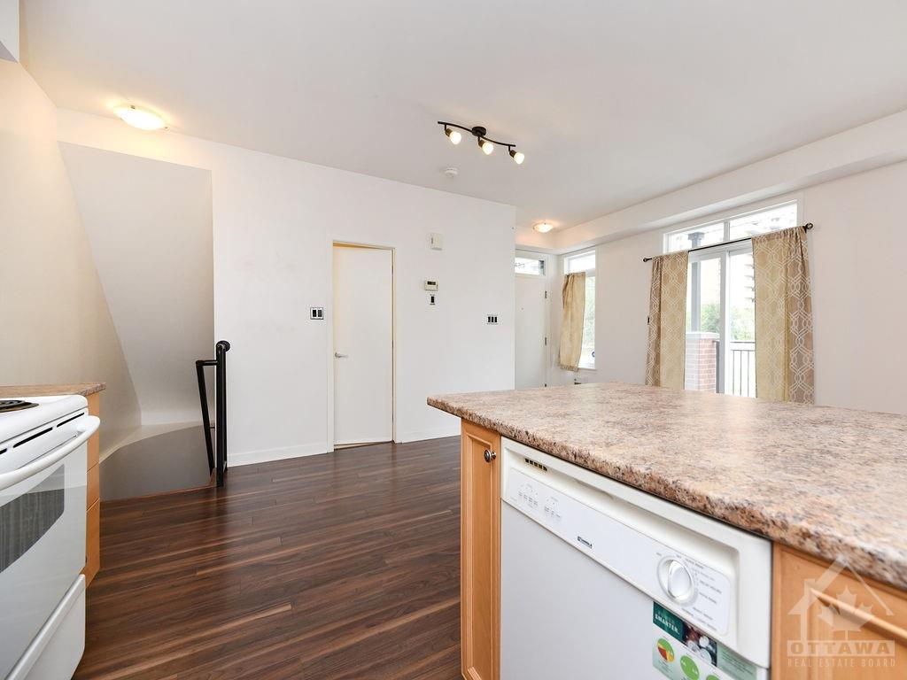 416 NEPEAN Street W, #416A