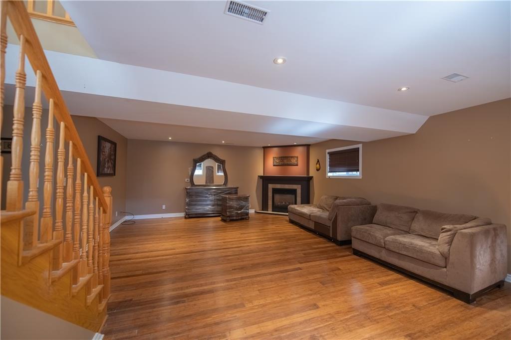 1841 BELVEDERE Crescent