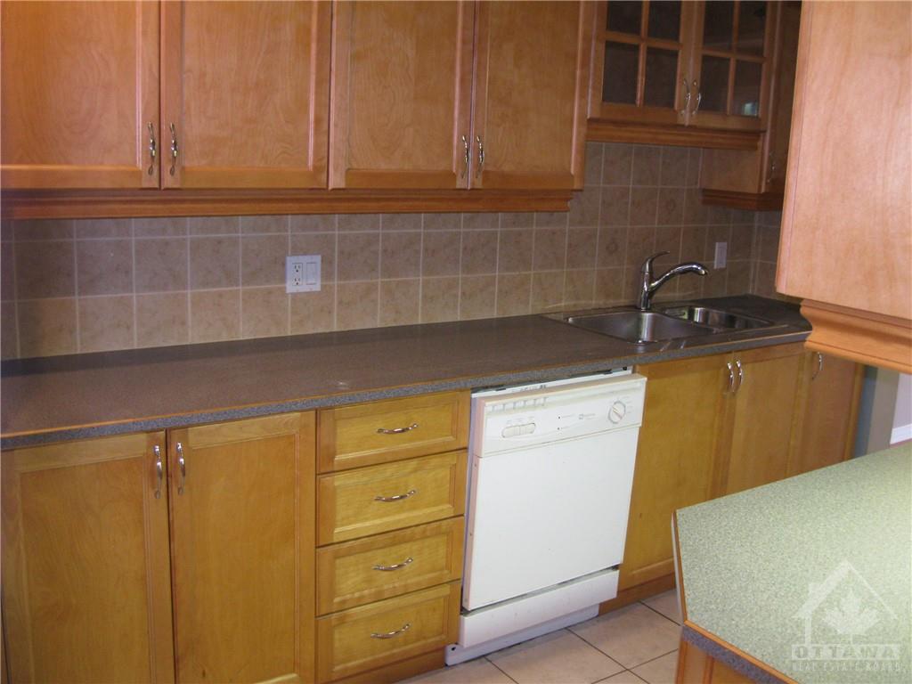 14 OFFENBACH Lane, #E