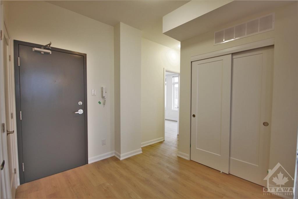 351 CROYDON Avenue, #301