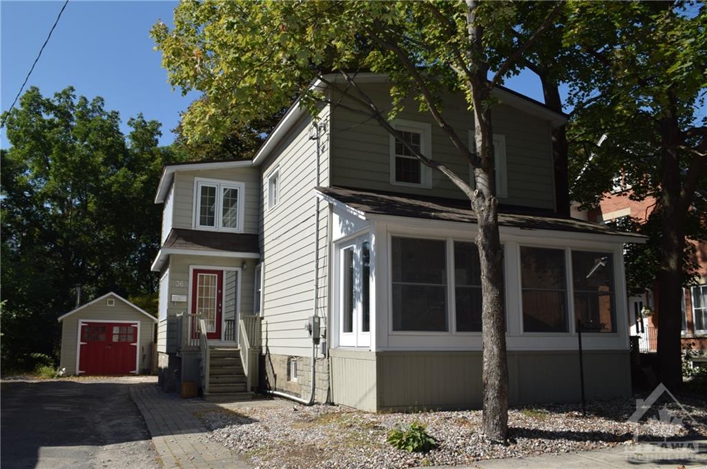 36 GWYNNE Avenue, #B