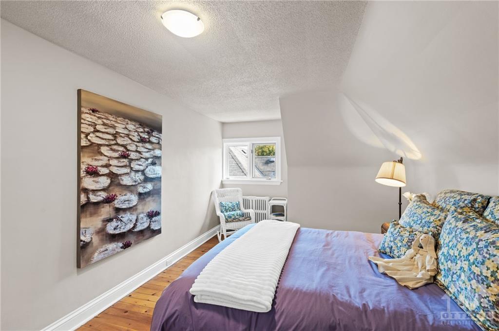 13 MONKLAND Avenue