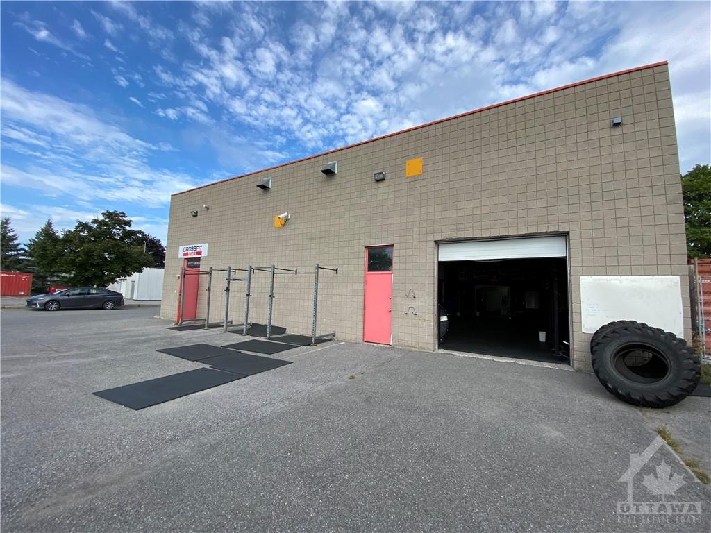 74 COLONNADE Road, #2