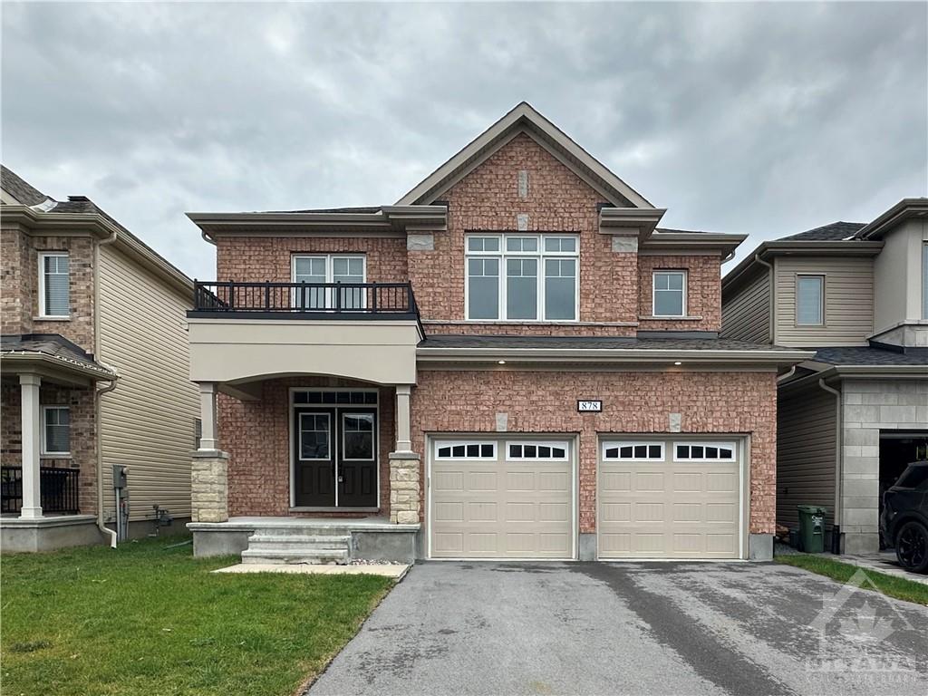 878 STALLION Crescent