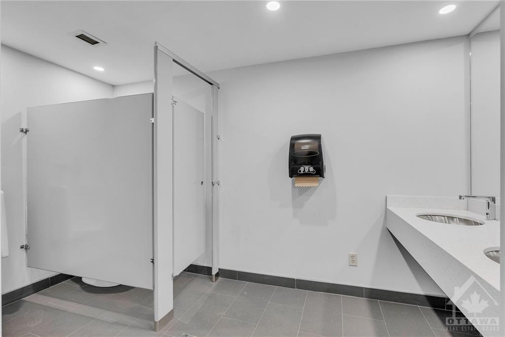 222 SOMERSET Street W, #200