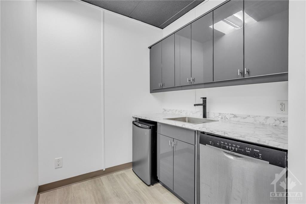 222 SOMERSET Street W, #402