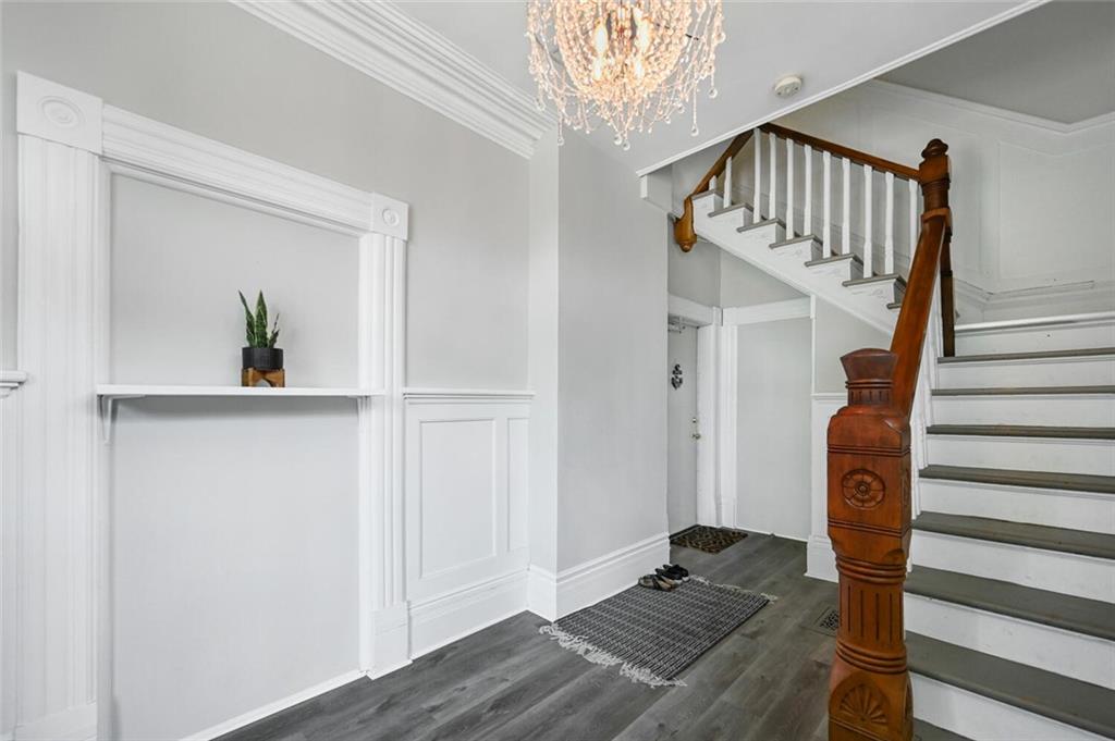 35 BETHUNE Street
