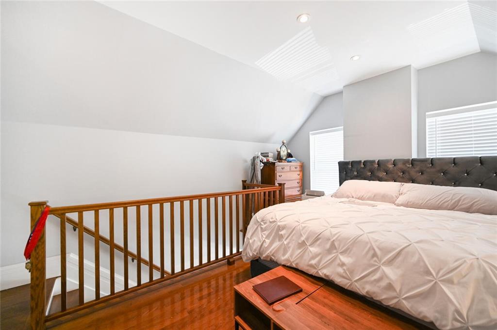35 BETHUNE Street