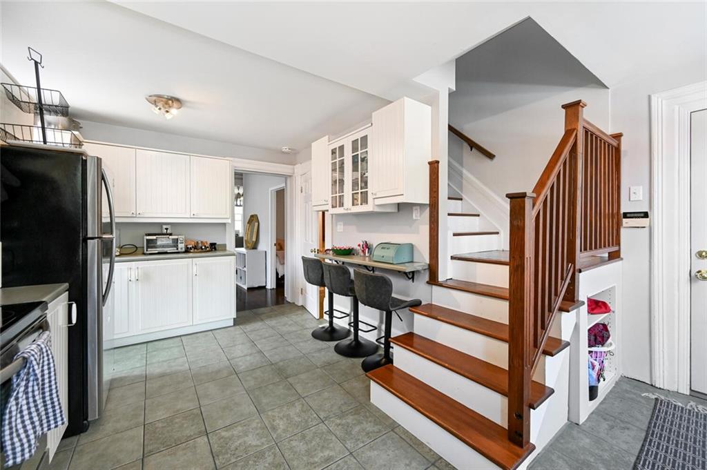 35 BETHUNE Street