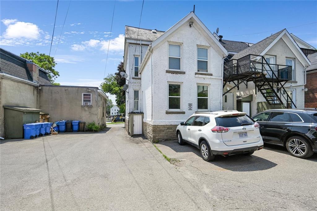 35 BETHUNE Street