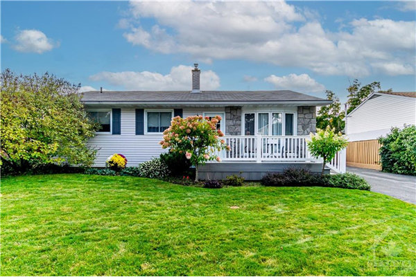 4 COURTNEY Road, Ottawa