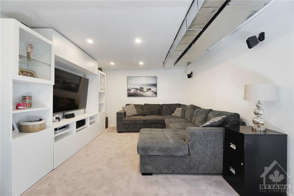 2 BASSWOOD Avenue