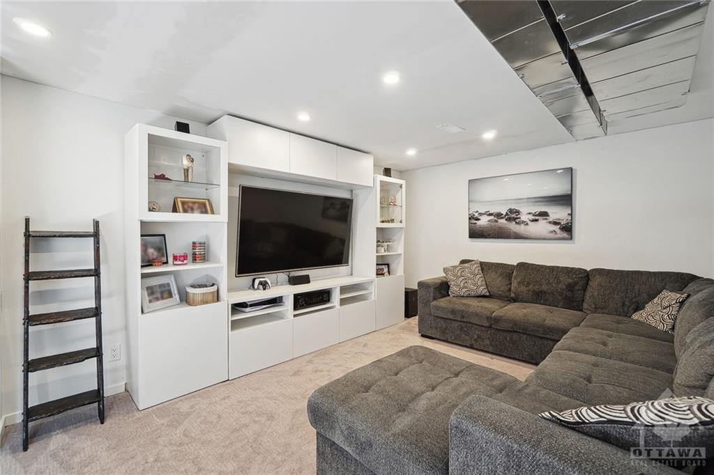 2 BASSWOOD Avenue
