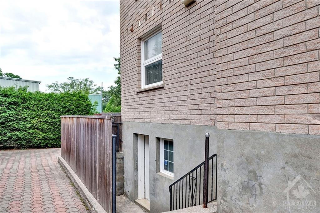 358 ATHLONE Avenue