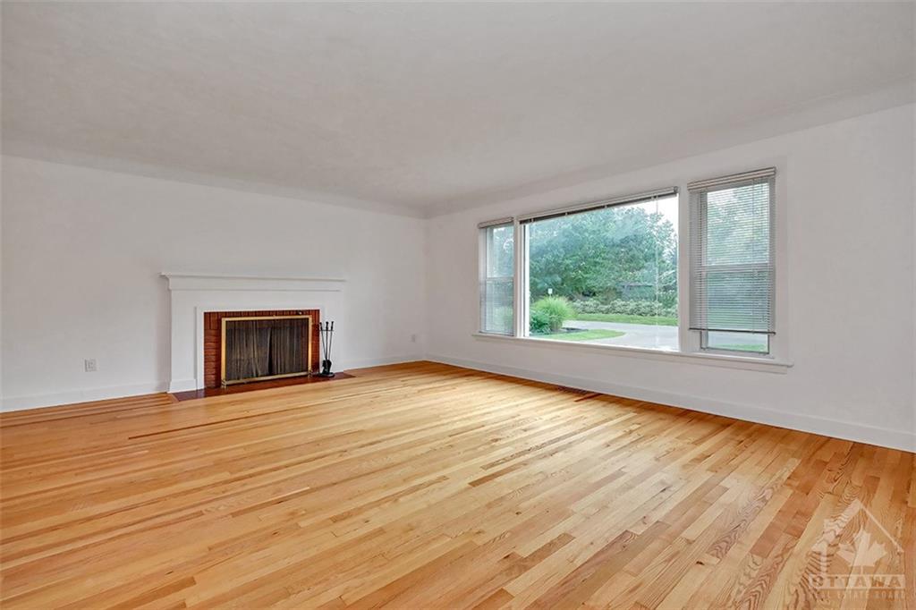 255 FAIRCREST Drive
