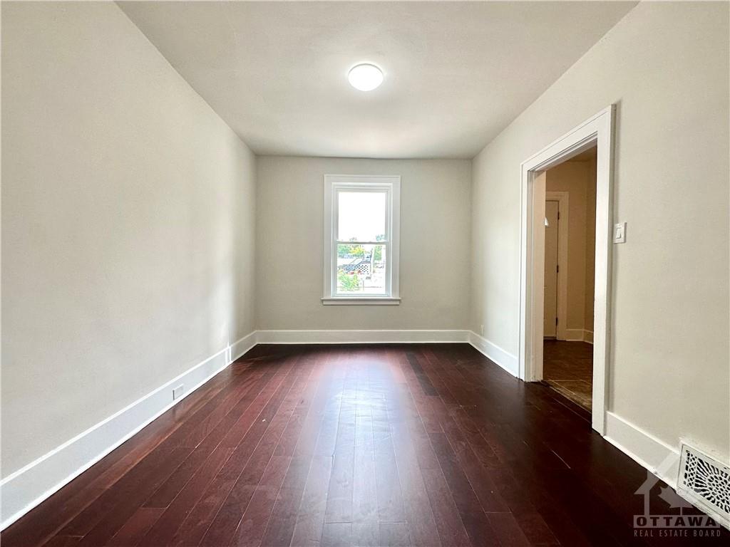 1085 SOMERSET Street W