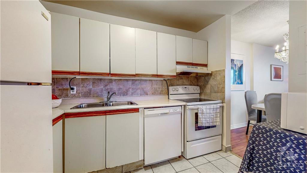 2000 JASMINE Crescent, #1210