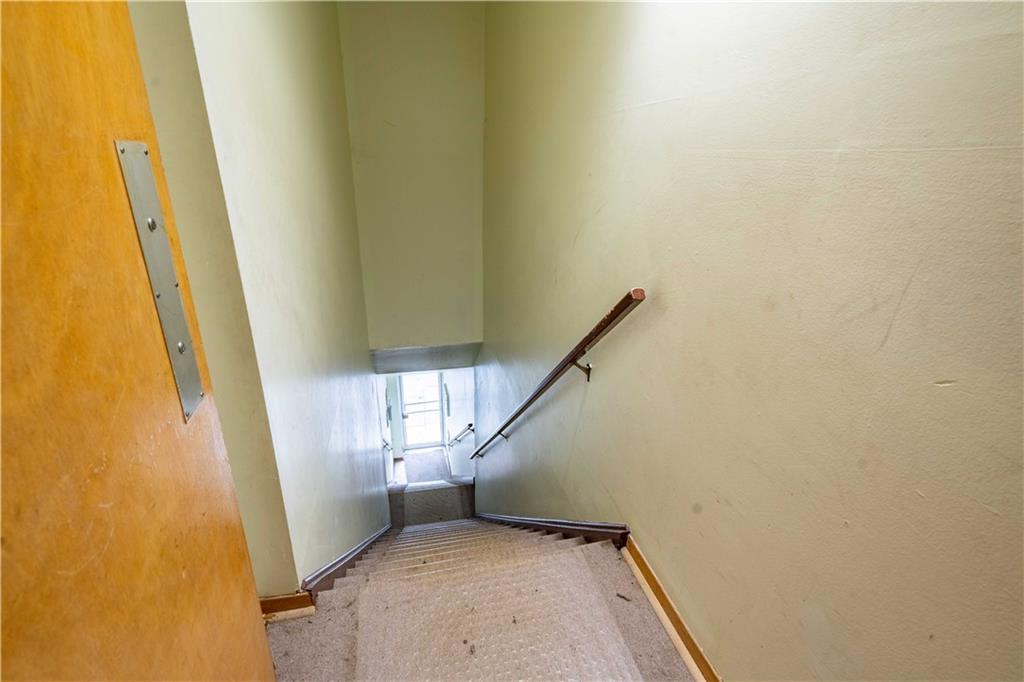 319-321-325-327 MONTREAL Road