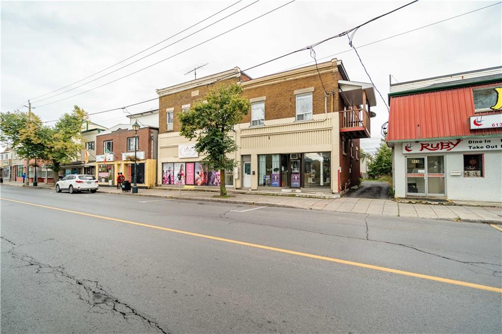 319-321-325-327 MONTREAL Road