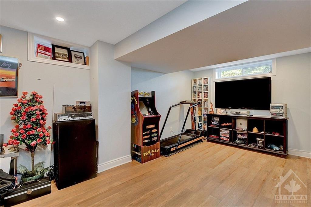 134 TWEED Crescent