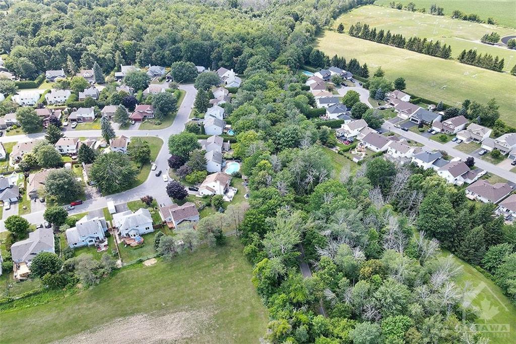 134 TWEED Crescent