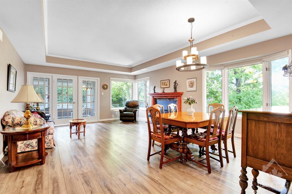 30 RIVER OAKS Court