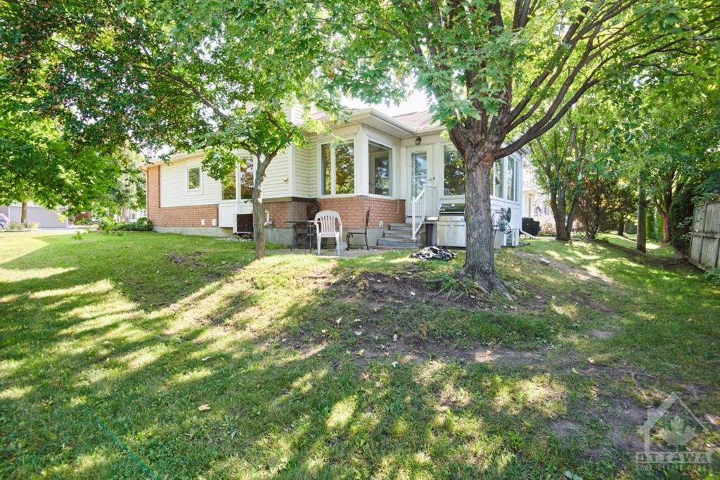 30 RIVER OAKS Court