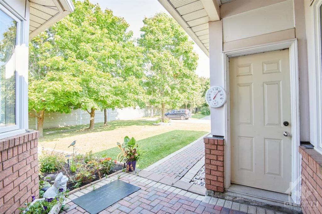 30 RIVER OAKS Court