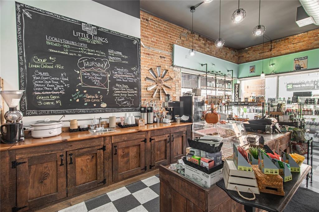 100 PEMBROKE Street W